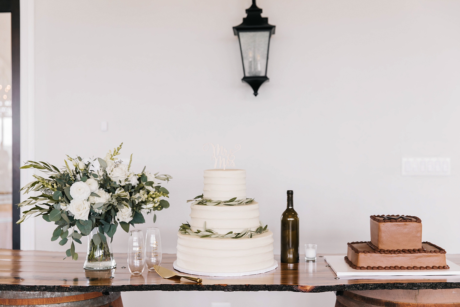  Dove Ridge Vineyard wedding cake