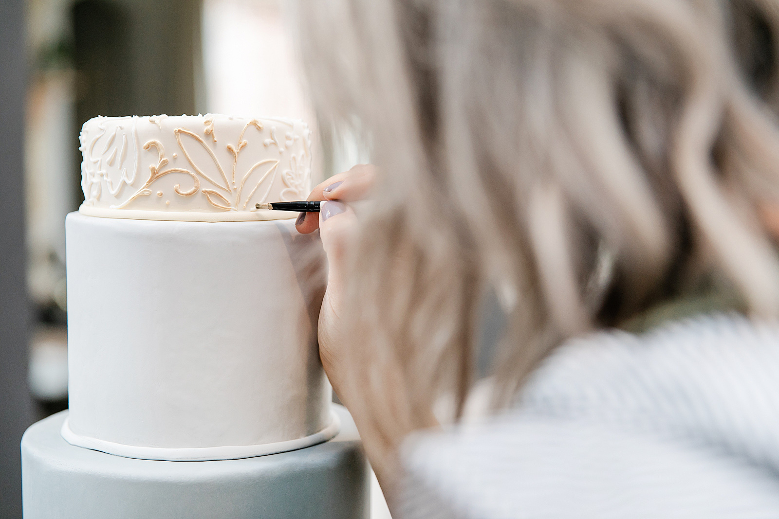 Behind the scenes wedding cake creation by XO Cakery